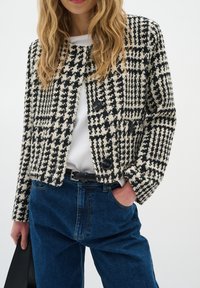 Короткая куртка Короткая куртка