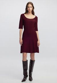 Вязаное платье Вязаное платье