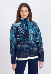 Жаккардовая вязаная кофта Жаккардовая вязаная кофта