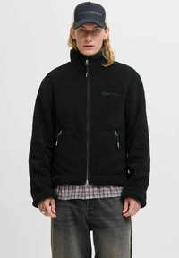 Флисовая куртка Флисовая куртка