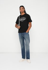 Футболка Футболка