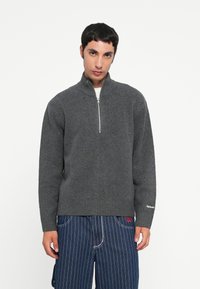 Пуловер Пуловер