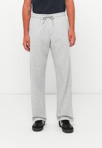 Спортивные штаны Спортивные штаны