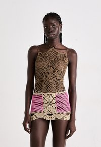 Короткое платье Короткое платье