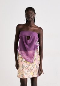 Топ без бретелек Топ без бретелек