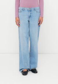 Джинсы Джинсы