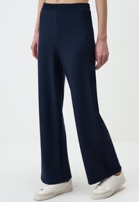 Спортивные штаны Спортивные штаны