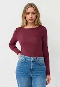 Лонгслив Лонгслив