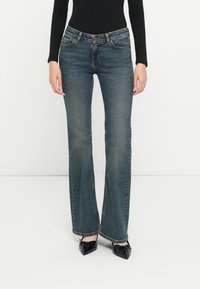 Клешеные брюки Клешеные брюки