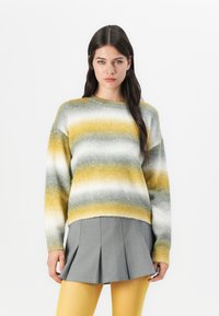 Пуловер в полоску Пуловер в полоску