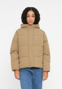 Зимняя куртка Зимняя куртка