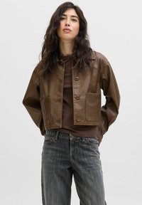 Короткая куртка Короткая куртка