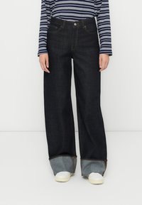 Джинсы Джинсы