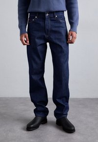 Прямые джинсы Прямые джинсы