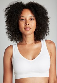 Бюстгальтер без косточек Бюстгальтер без косточек