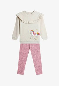 Леггинсы Леггинсы