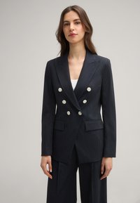 Блейзер Блейзер