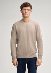 Пуловер Пуловер