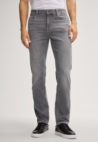 Прямые джинсы Прямые джинсы