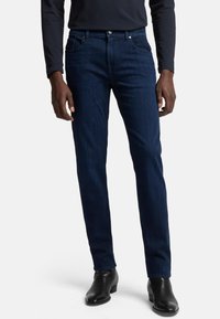 Узкие джинсы Узкие джинсы