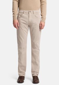 Прямые джинсы Прямые джинсы