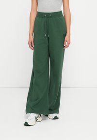 Спортивные штаны Спортивные штаны