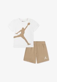 Шорты Шорты