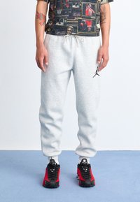 Спортивные штаны Спортивные штаны