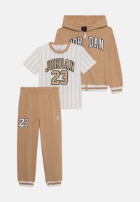 Футболка Футболка