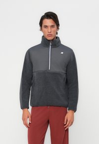 Флисовая куртка Флисовая куртка