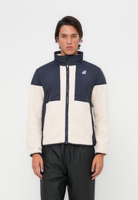 Флисовая куртка Флисовая куртка