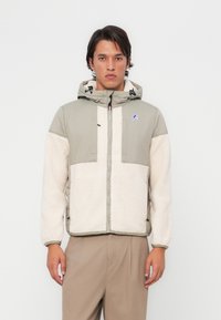 Флисовая куртка Флисовая куртка