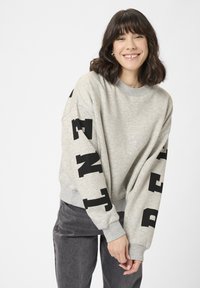 Толстовка Толстовка