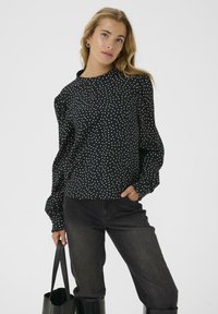 Блузка Блузка