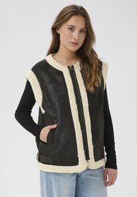 Жилет Жилет