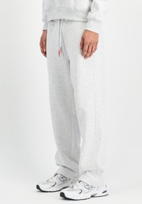 Спортивные штаны Спортивные штаны