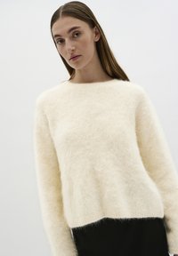 Пуловер Пуловер