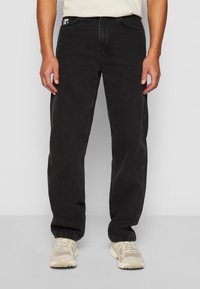 Прямые джинсы Прямые джинсы