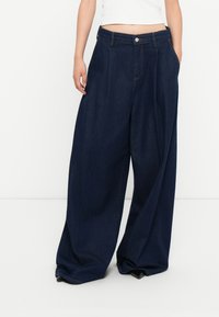 Джинсы Джинсы