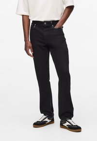 Прямые джинсы Прямые джинсы