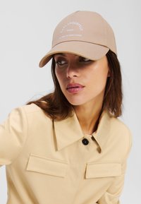 Кепка Кепка