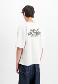 Футболка Футболка