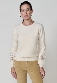 Пуловер Пуловер