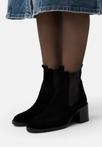 Ботинки челси Ботинки челси