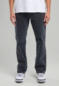 Прямые джинсы Прямые джинсы