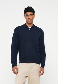 Вязаная кофта Вязаная кофта