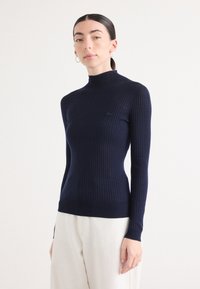 Пуловер Пуловер