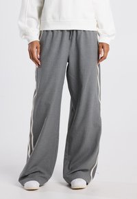 Широкие брюки Широкие брюки