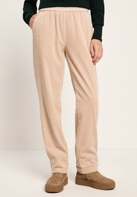 Прямые брюки Прямые брюки