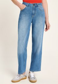 Широкие брюки Широкие брюки